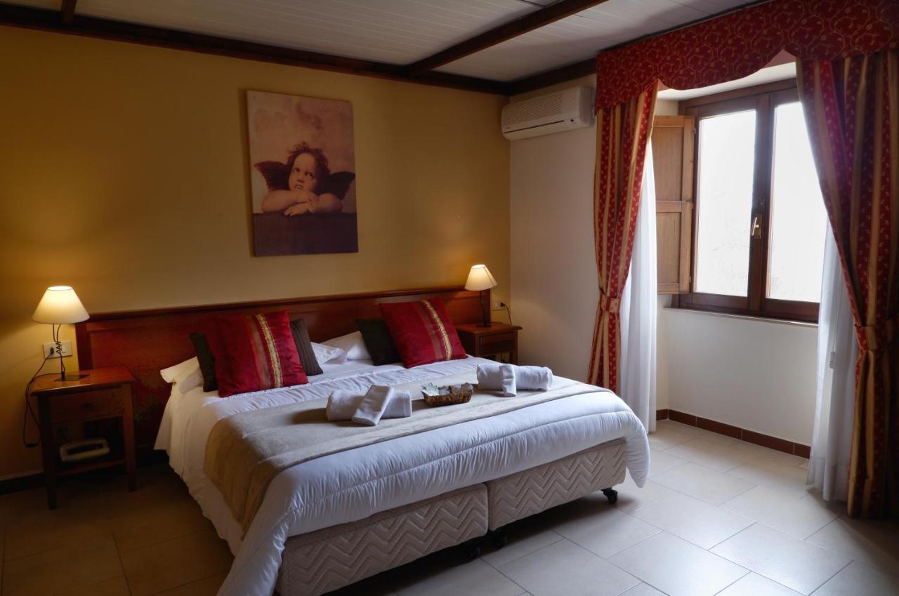 Hotel Borgo Antico Fabriano Extérieur photo