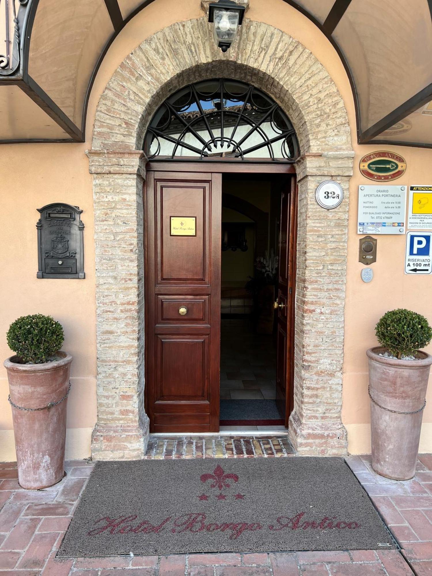 Hotel Borgo Antico Fabriano Extérieur photo