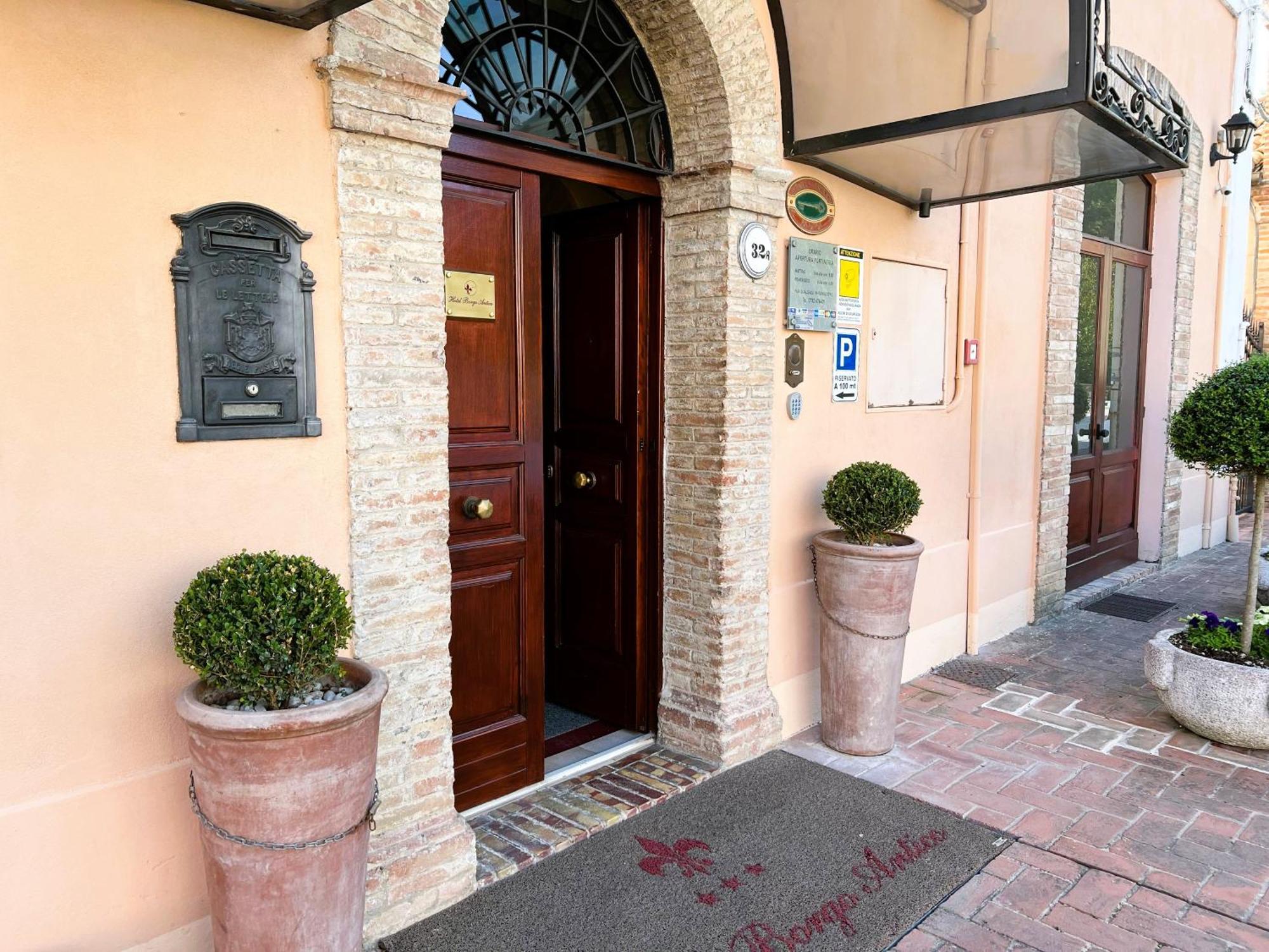 Hotel Borgo Antico Fabriano Extérieur photo