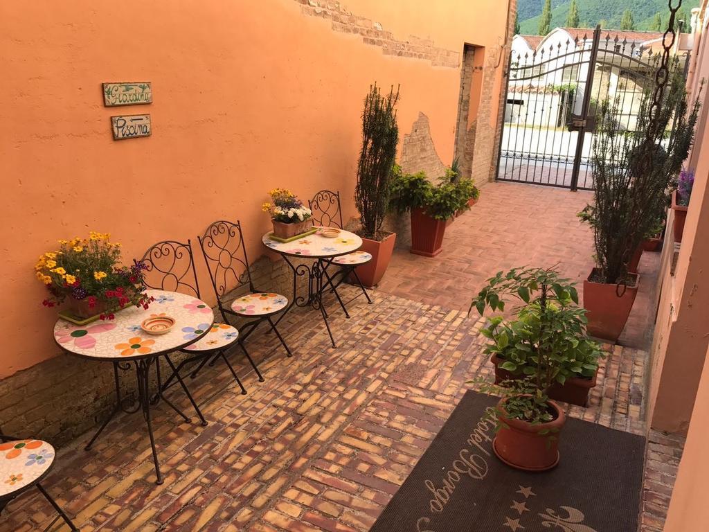 Hotel Borgo Antico Fabriano Extérieur photo