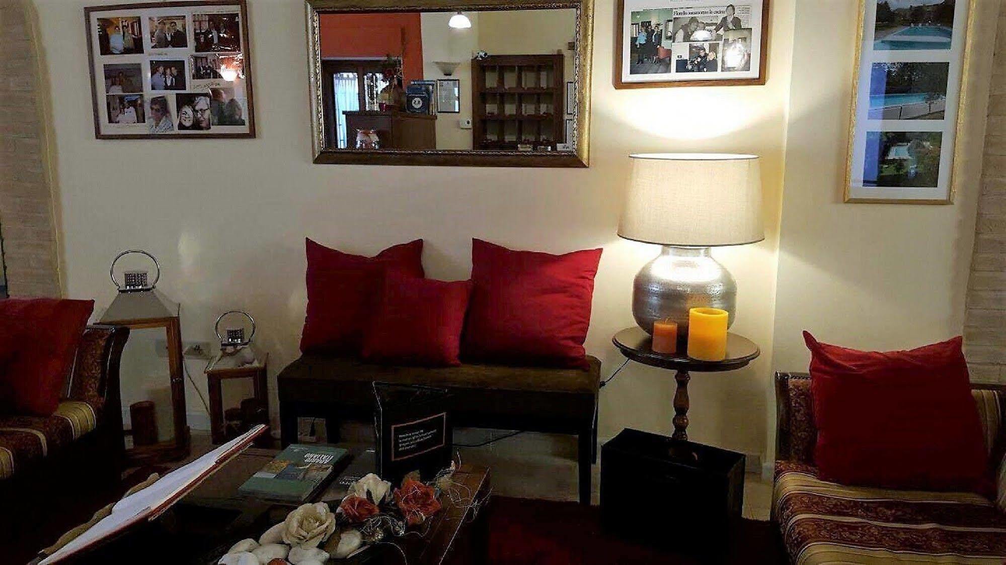Hotel Borgo Antico Fabriano Extérieur photo