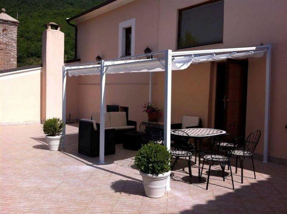 Hotel Borgo Antico Fabriano Extérieur photo